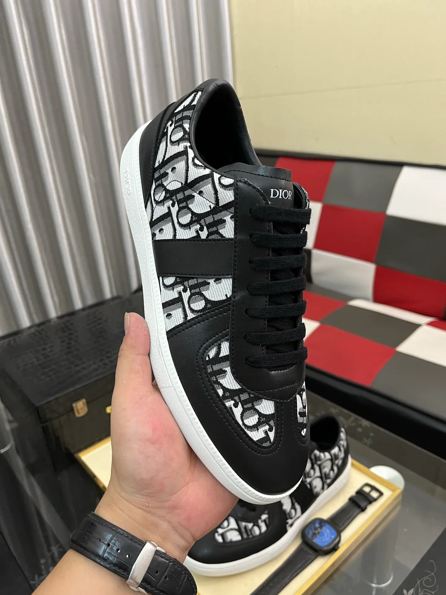 Men's shoes 💰380⌚️⌚️ 【Dior*DIAO】original quality.~ Unique modern style sneakers. 🏃A must-have casual shoe for trendy men😍😍 Original brand imported from Italy, imported original leather, sheep lining (refuses to discolor and grind feet) Sole: Original sole provided by the original factory, French lazy style design ⚠️Fit to the feet, original quality, super comfortable original sole. Code number: 38-445️⃣Colors available